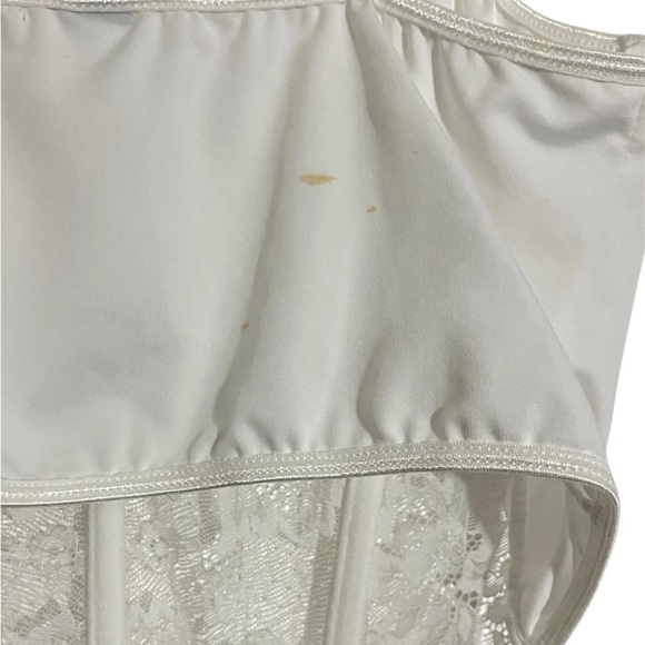 L23 WHITE CORSET- SMALL/ MEDIUM (see photo for flaw) lingerie - Picture 2 of 2